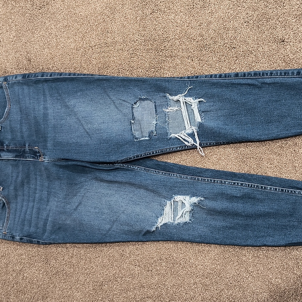 Hollister Distressed Blue Jeans. Ultra High Rise Super Skinny. 15R. 32w, 28L